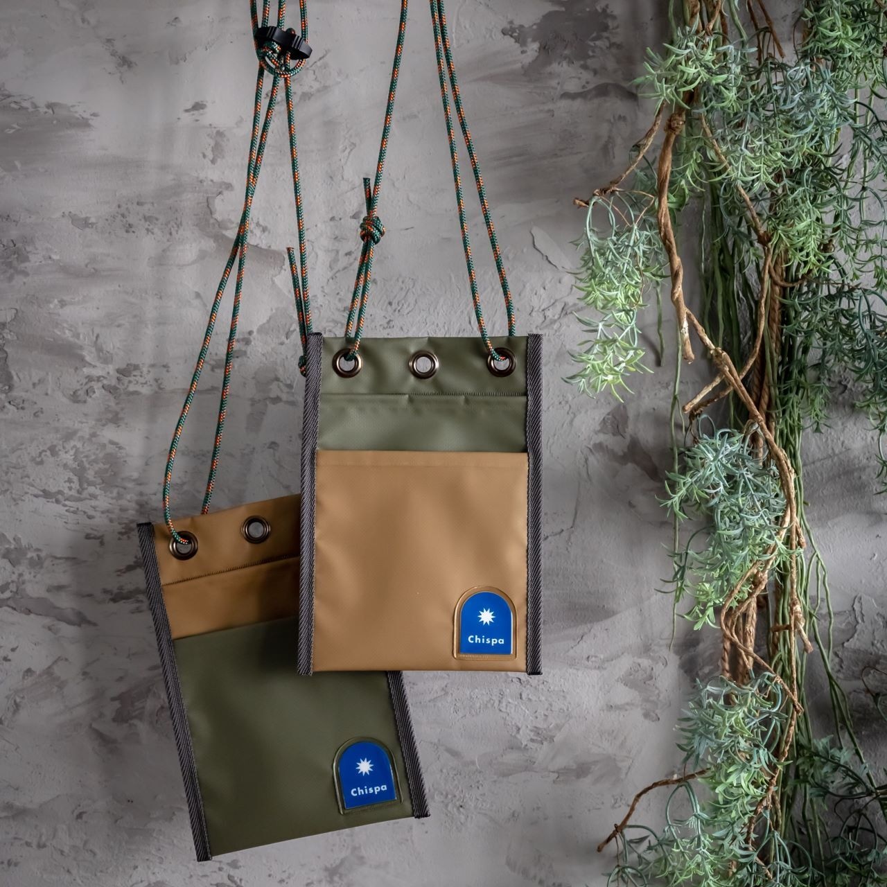 防水サコッシュ